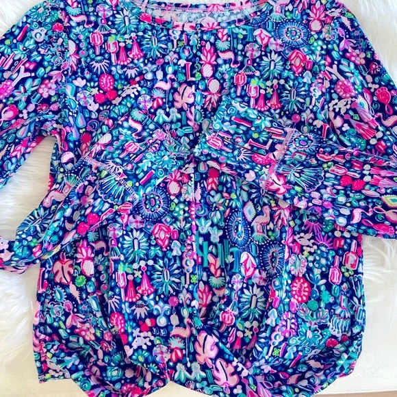 Lilly Pulitzer Oden Top w/thumbholes - Picture 4 of 5